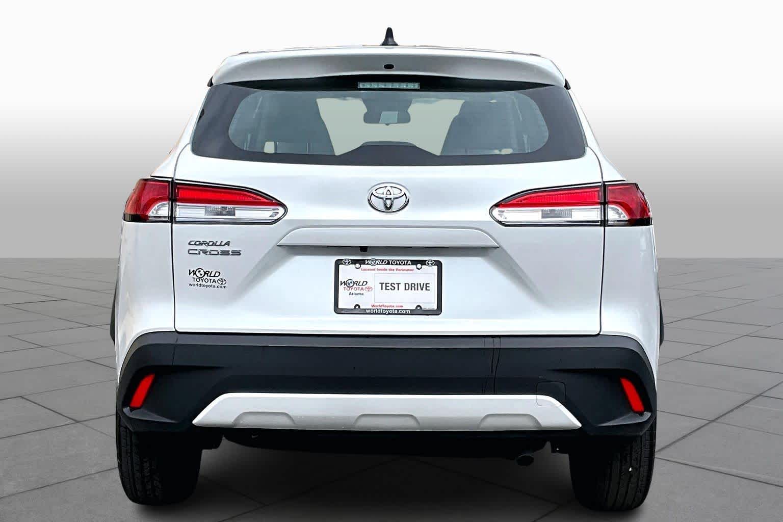 2024 Toyota Corolla Cross L photo 3