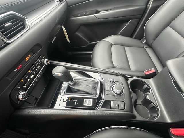 2025 Mazda CX-5 2.5 Select photo 25