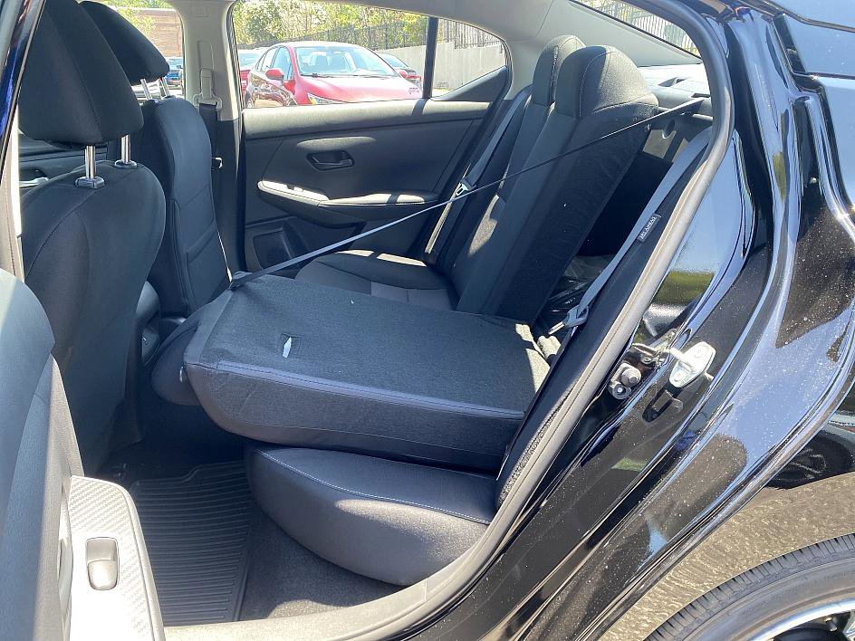 2025 Nissan Sentra SV photo 18