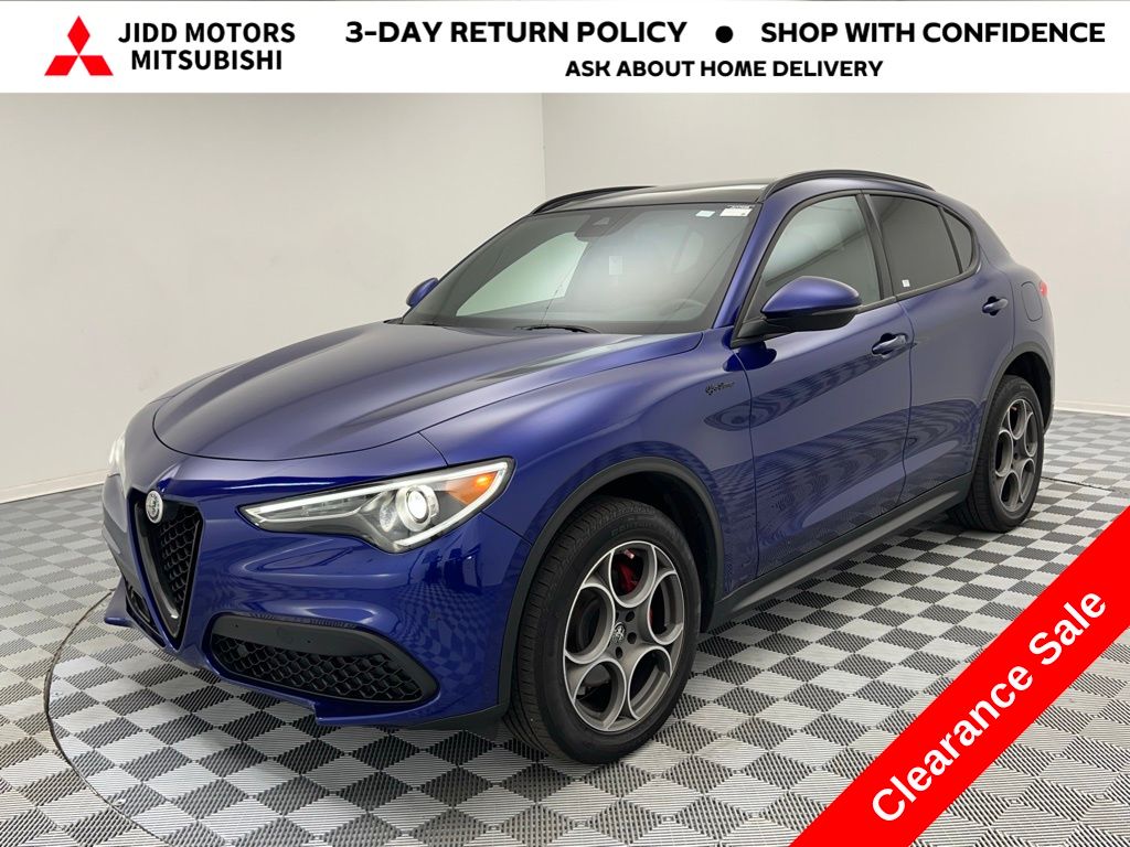 2022 Alfa Romeo Stelvio Base's photo