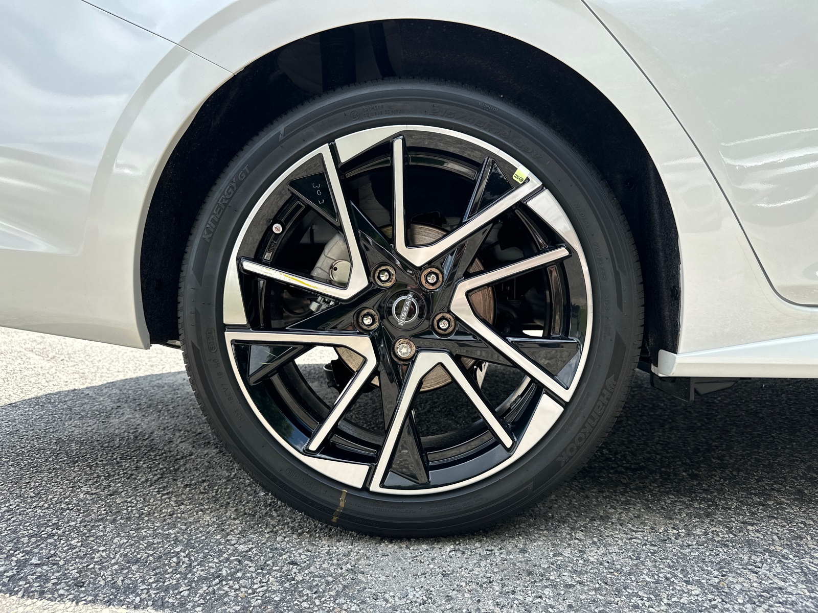 2025 Nissan Sentra SR photo 16