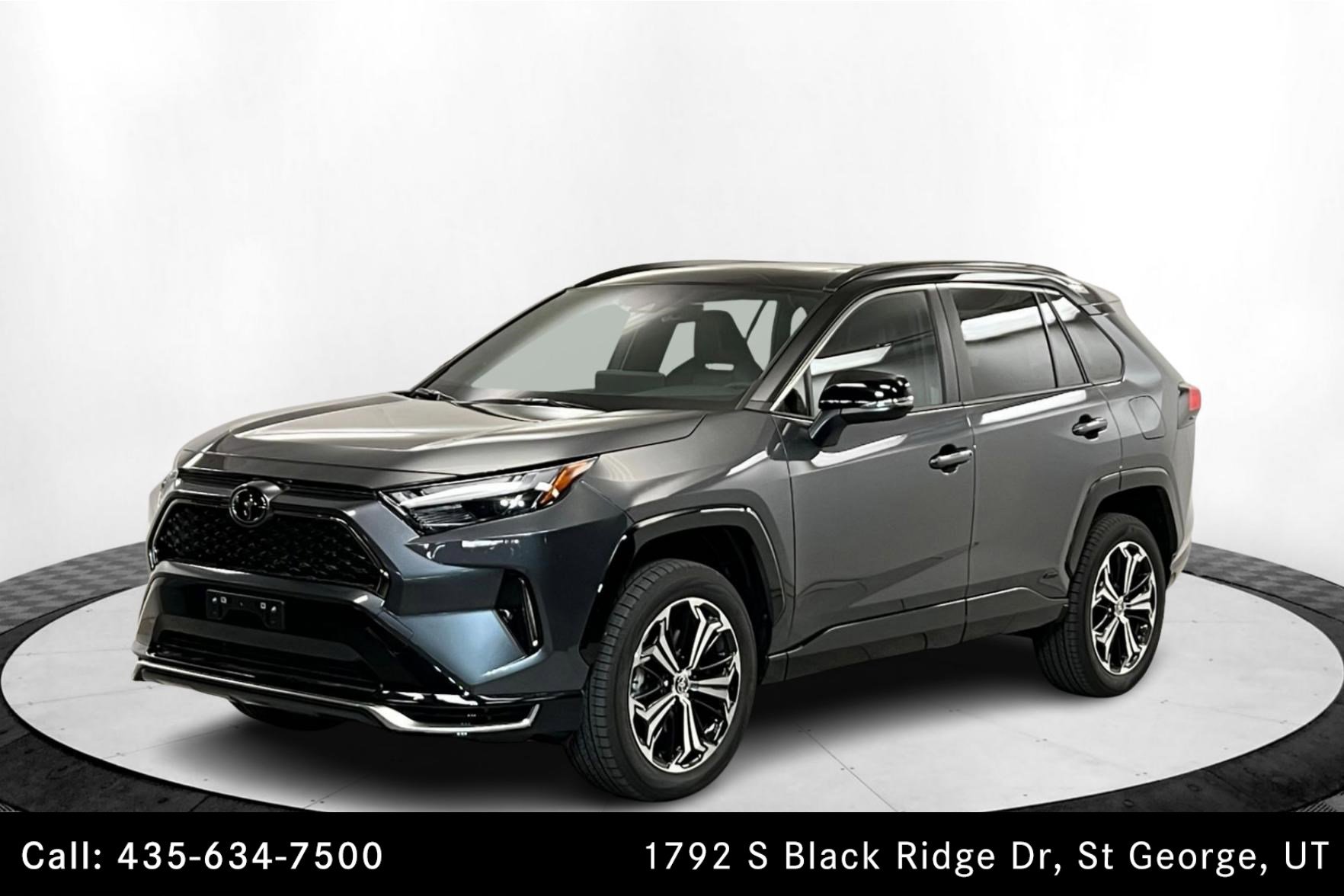 2025 Toyota RAV4 XSE's photo