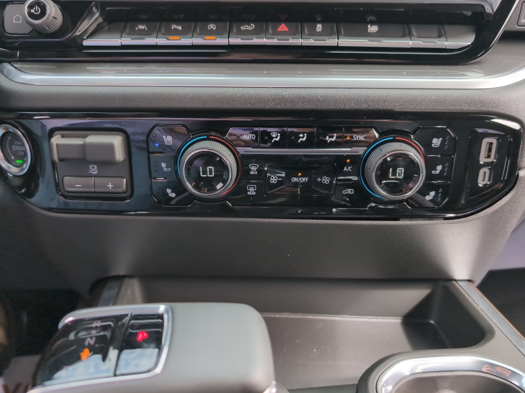 2026 Chevrolet Silverado 1500 High Country photo 14