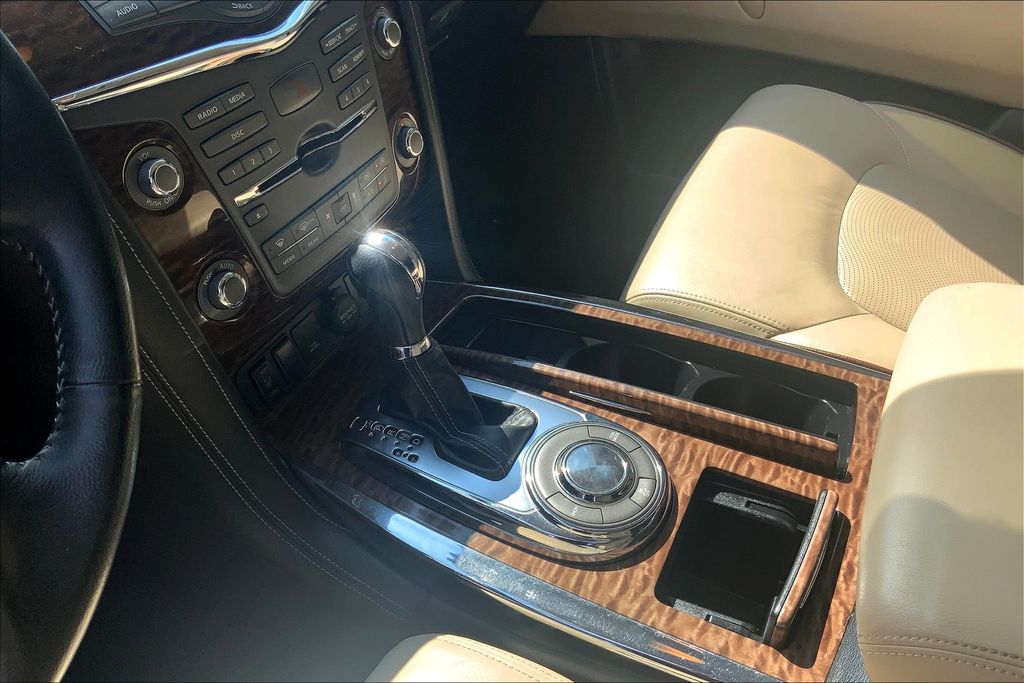 2018 Nissan Armada SL photo 16