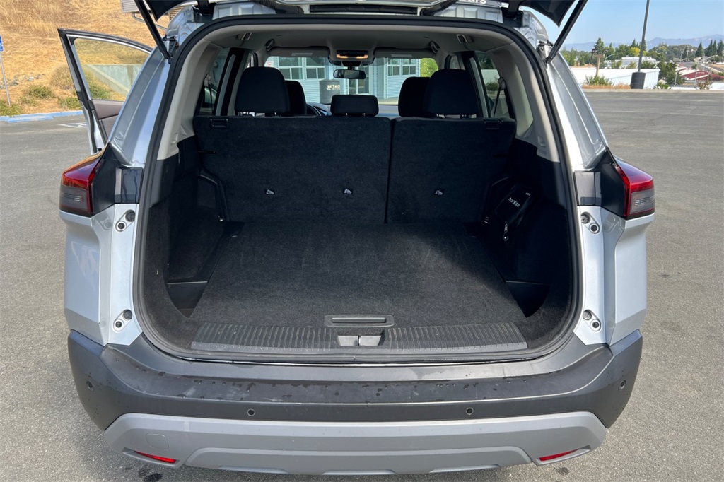 2023 Nissan Rogue SV photo 19
