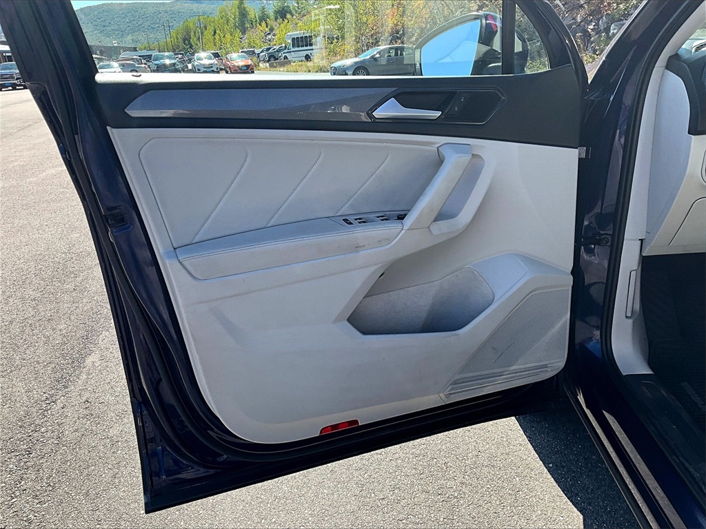 2022 Volkswagen Tiguan SE photo 8