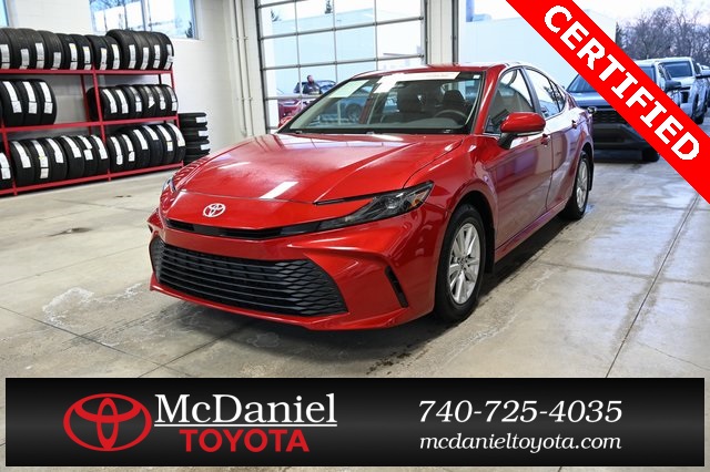 2025 Toyota Camry LE's photo