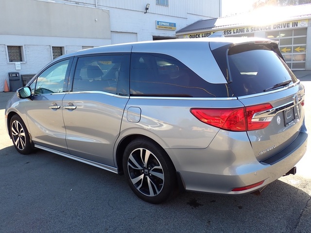 2018 Honda Odyssey Elite photo 3