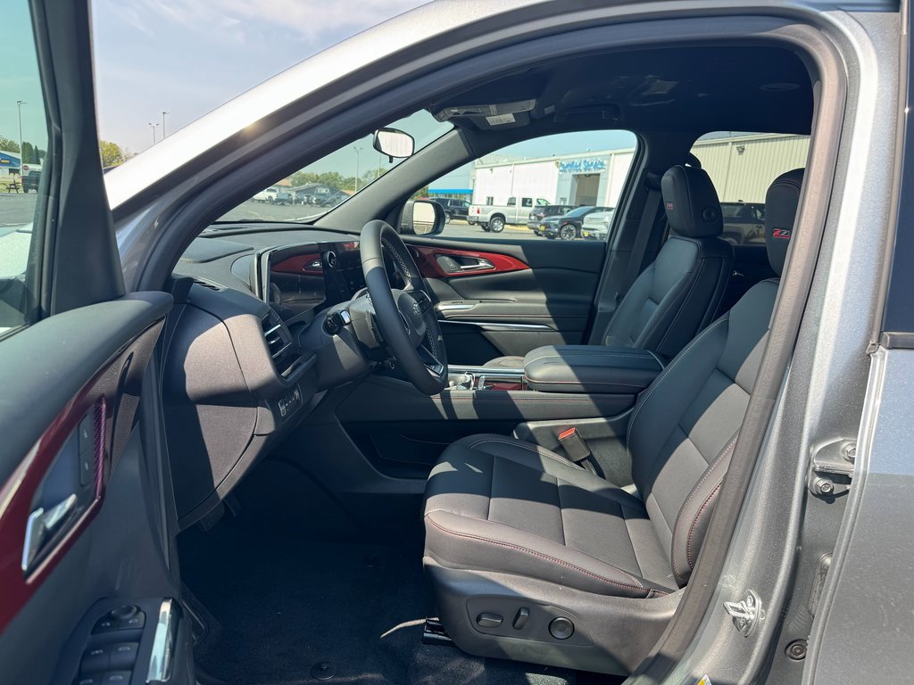 2025 Chevrolet Traverse Z71 photo 11