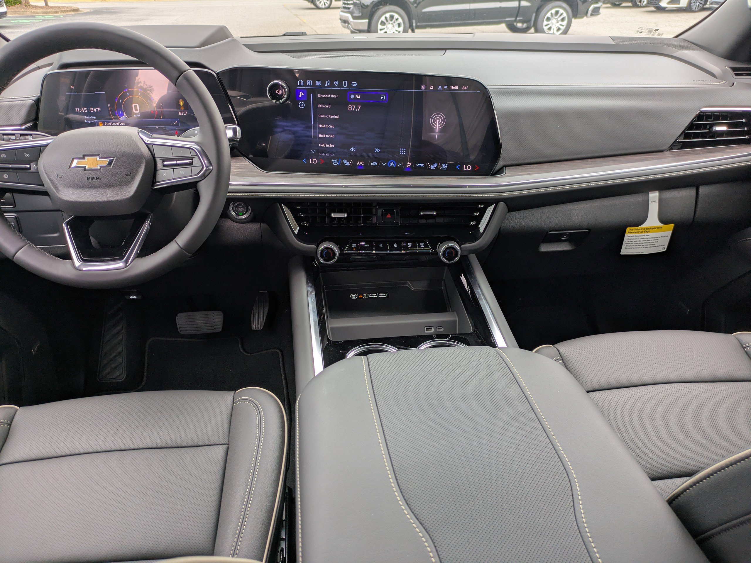 2025 Chevrolet Suburban Premier photo 14