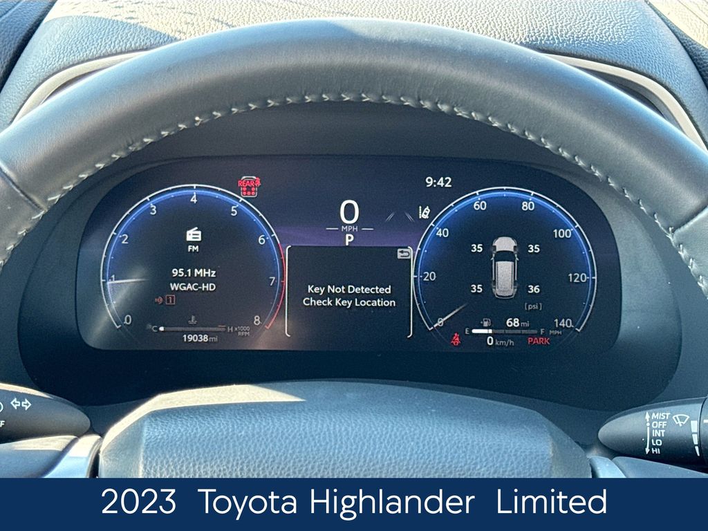 2023 Toyota Highlander Limited photo 2