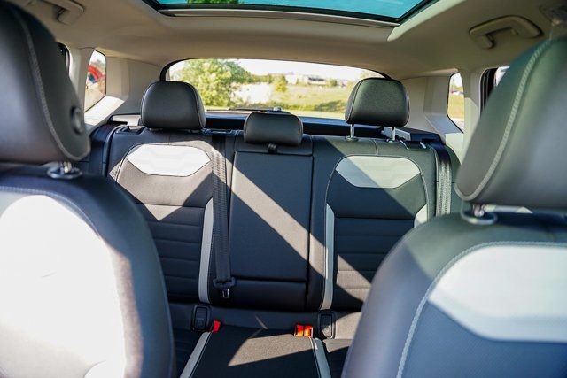 2025 Volkswagen Taos SEL photo 39