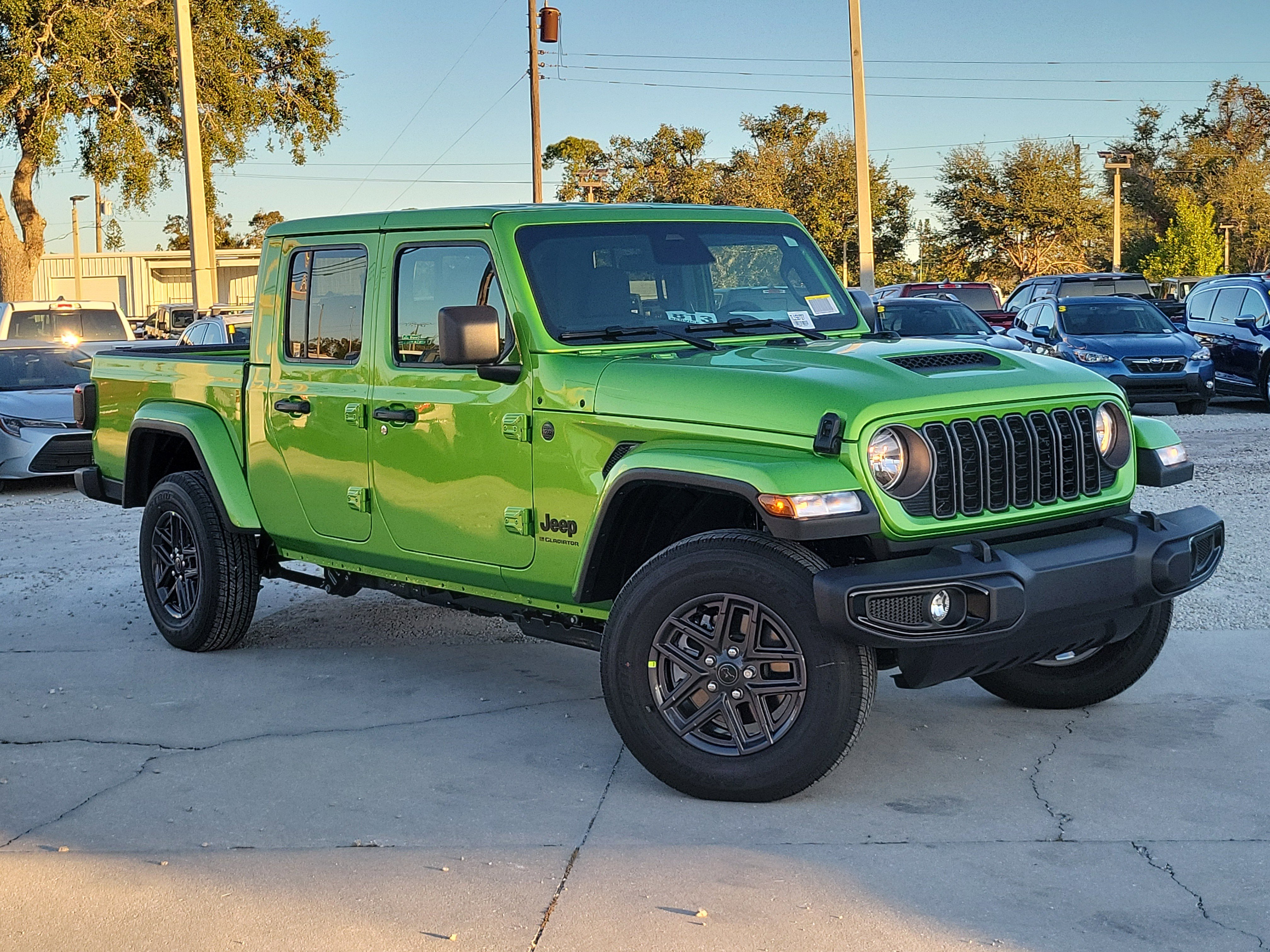 2026 Jeep Gladiator Sport S's photo