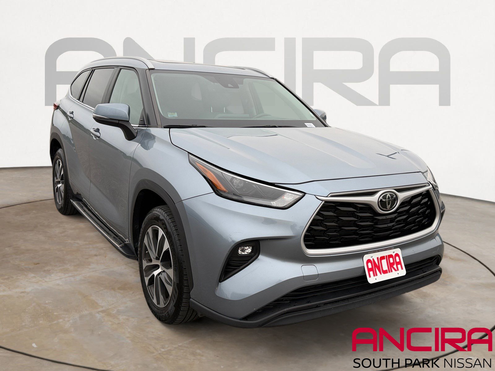 2023 Toyota Highlander XLE's photo
