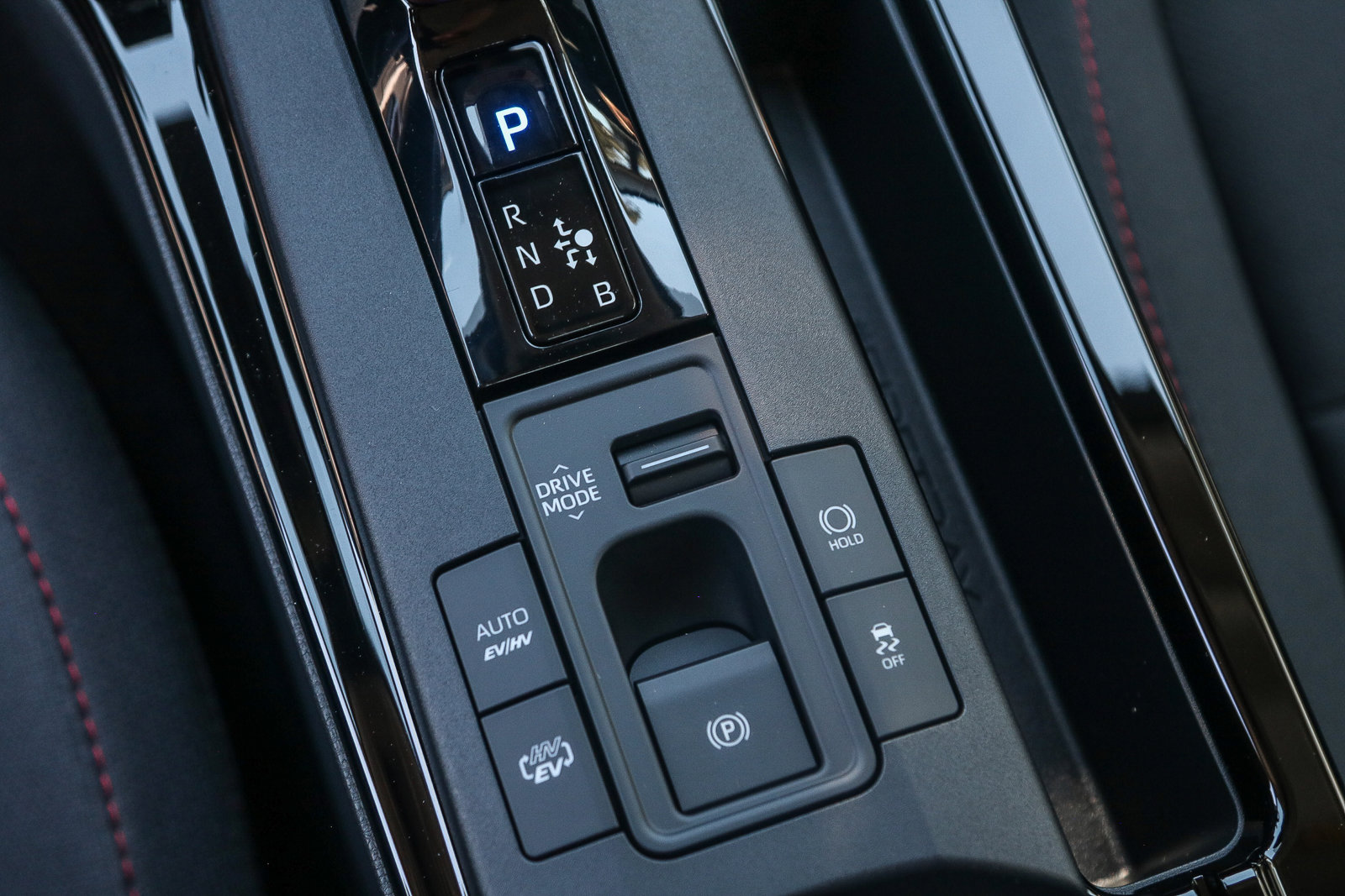 2026 Toyota Prius Plug-in Hybrid SE photo 20