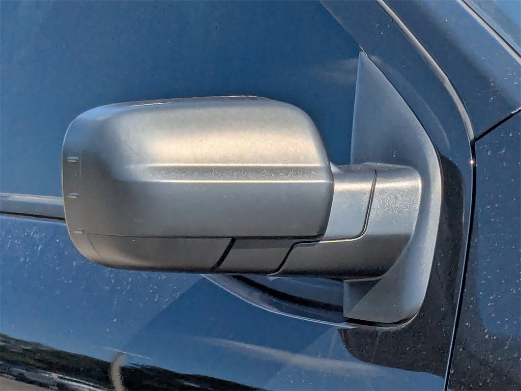 2024 Nissan Titan PRO-4X photo 10