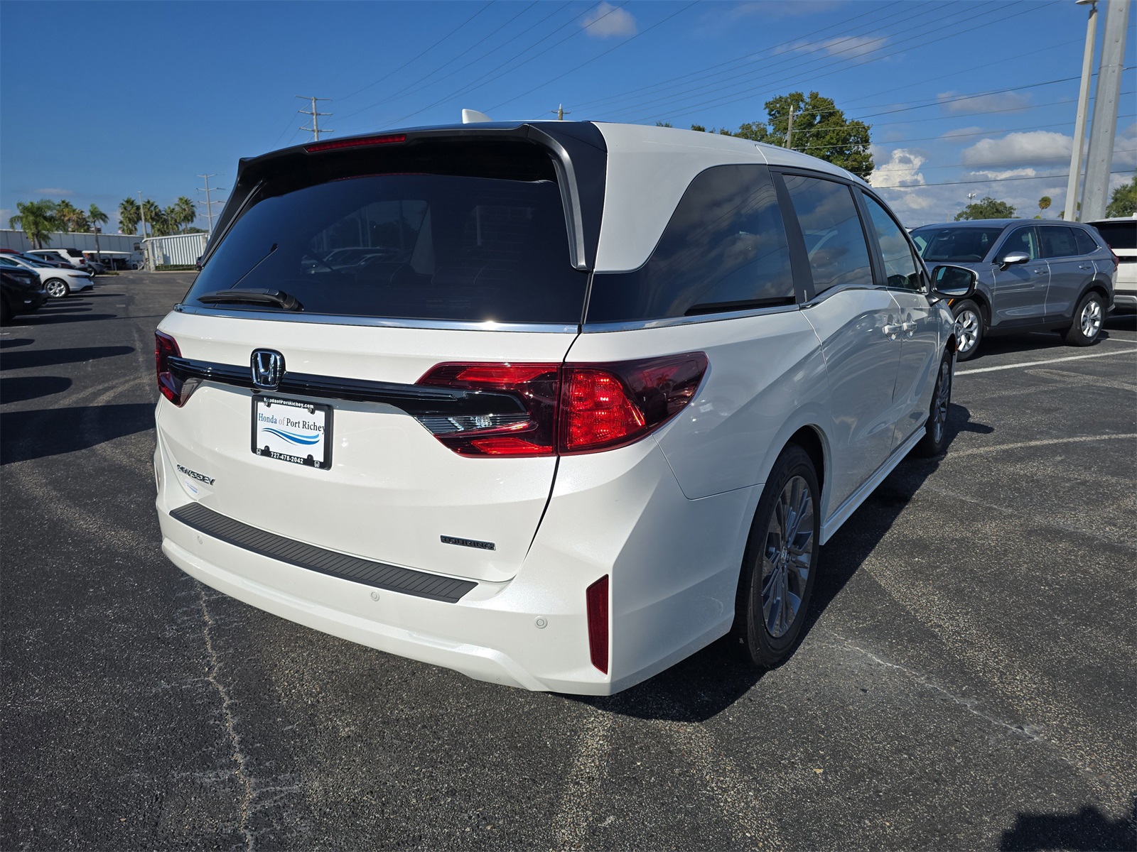2026 Honda Odyssey Touring photo 3
