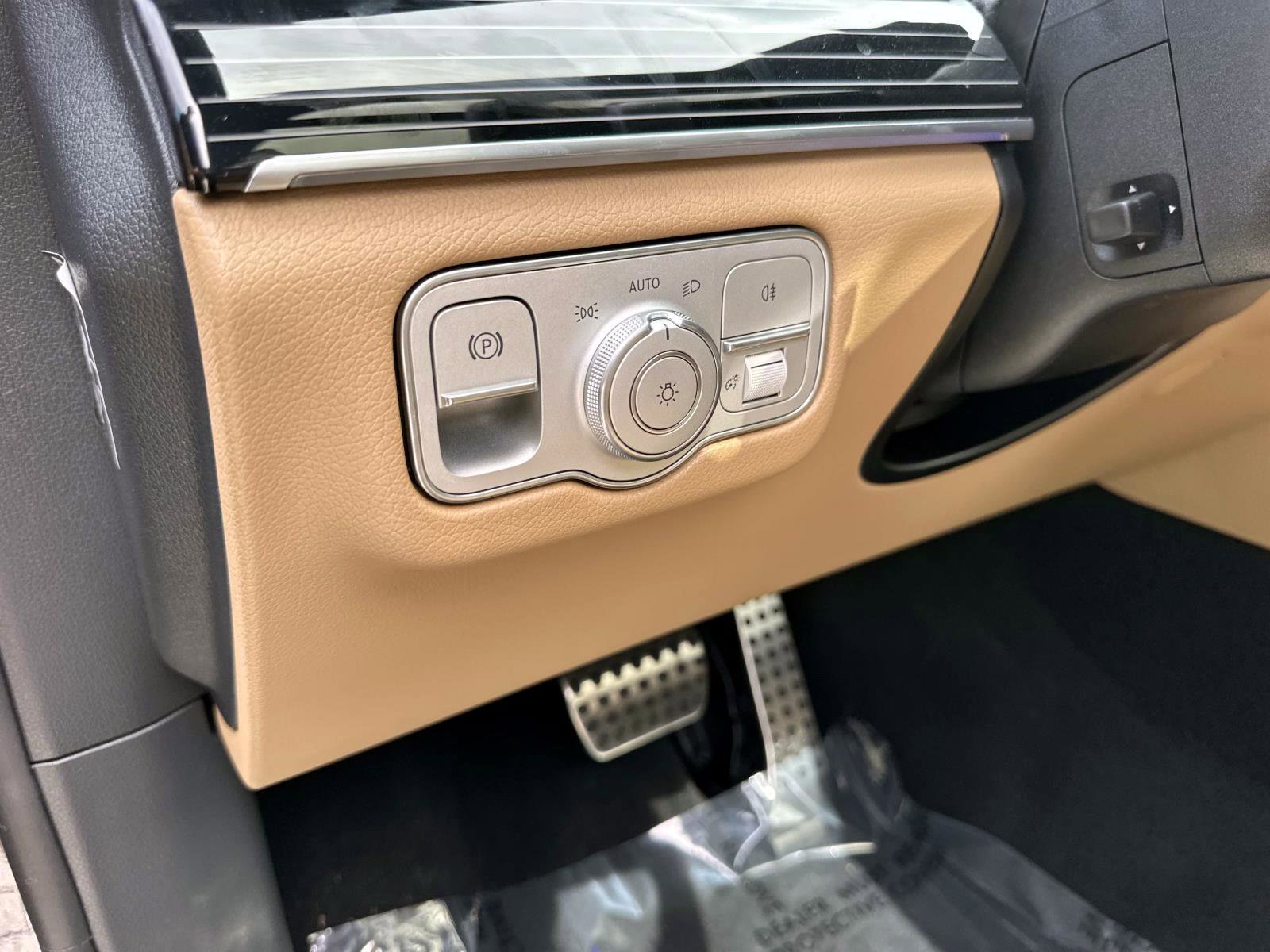 2026 Mercedes Benz GLS 450 4MATIC photo 15