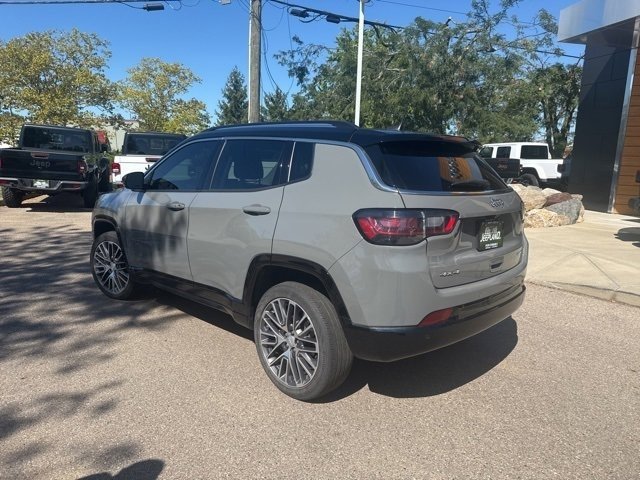 2022 Jeep Compass Limited photo 4
