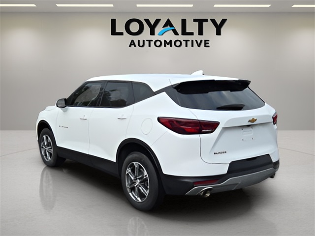 2023 Chevrolet Blazer 2LT photo 2
