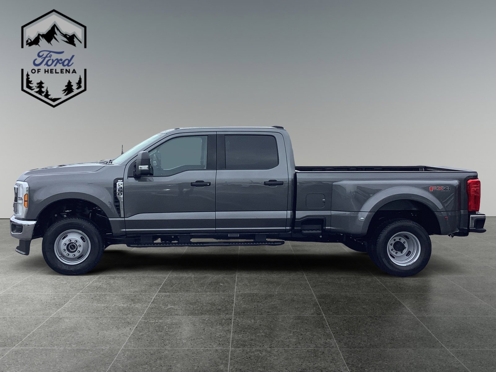 2026 Ford F-350 XLT photo 2