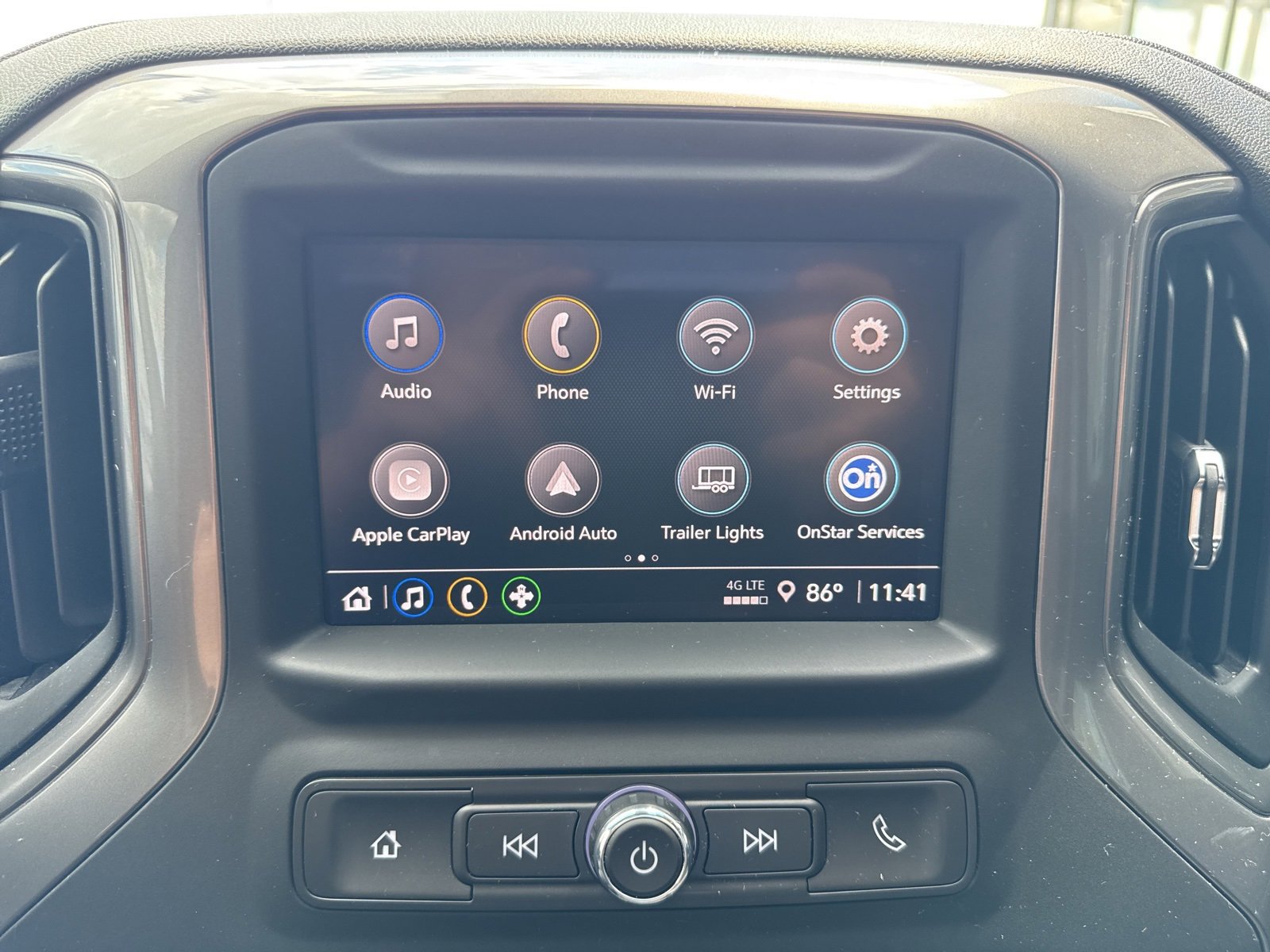 2024 Chevrolet Silverado 2500HD Custom photo 21