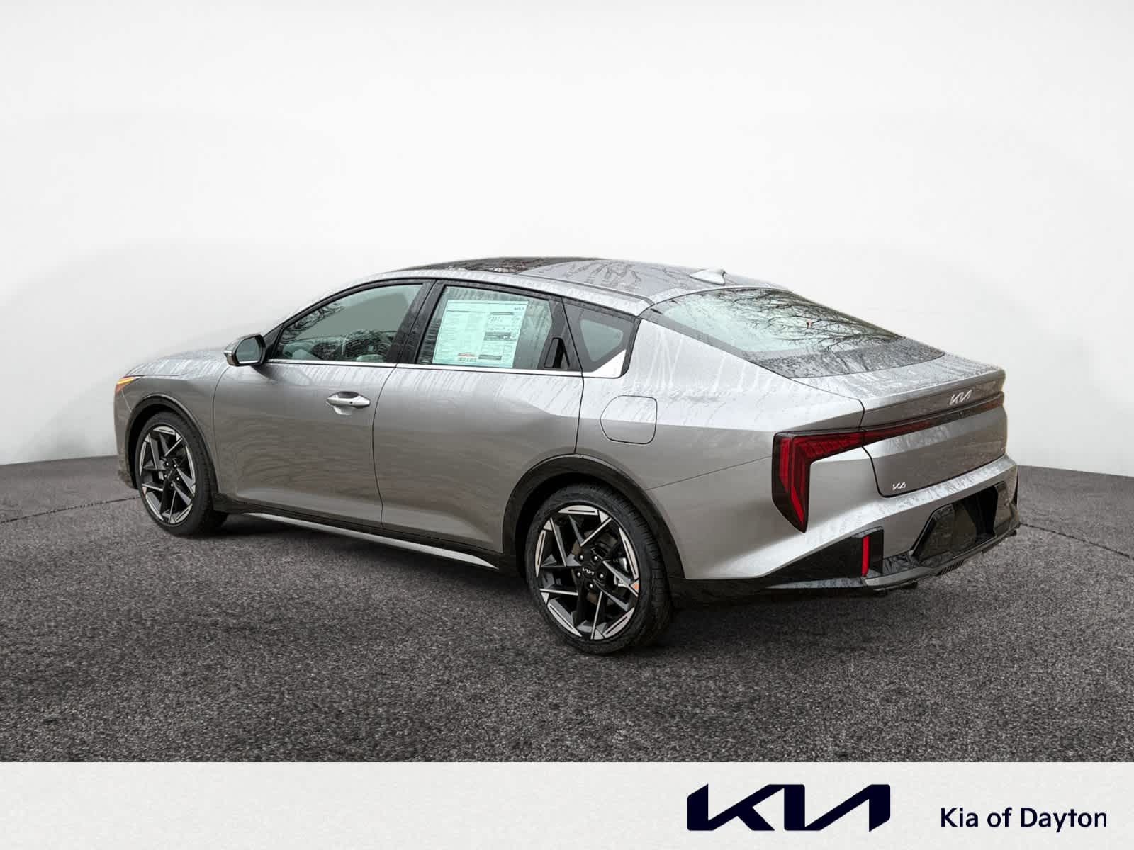 2025 Kia K4 GT-Line photo 3