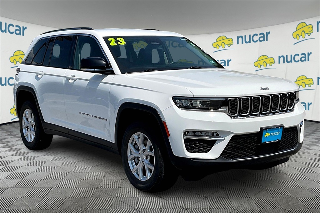 Used 2023 Bright White Clearcoat Jeep Limited image 1