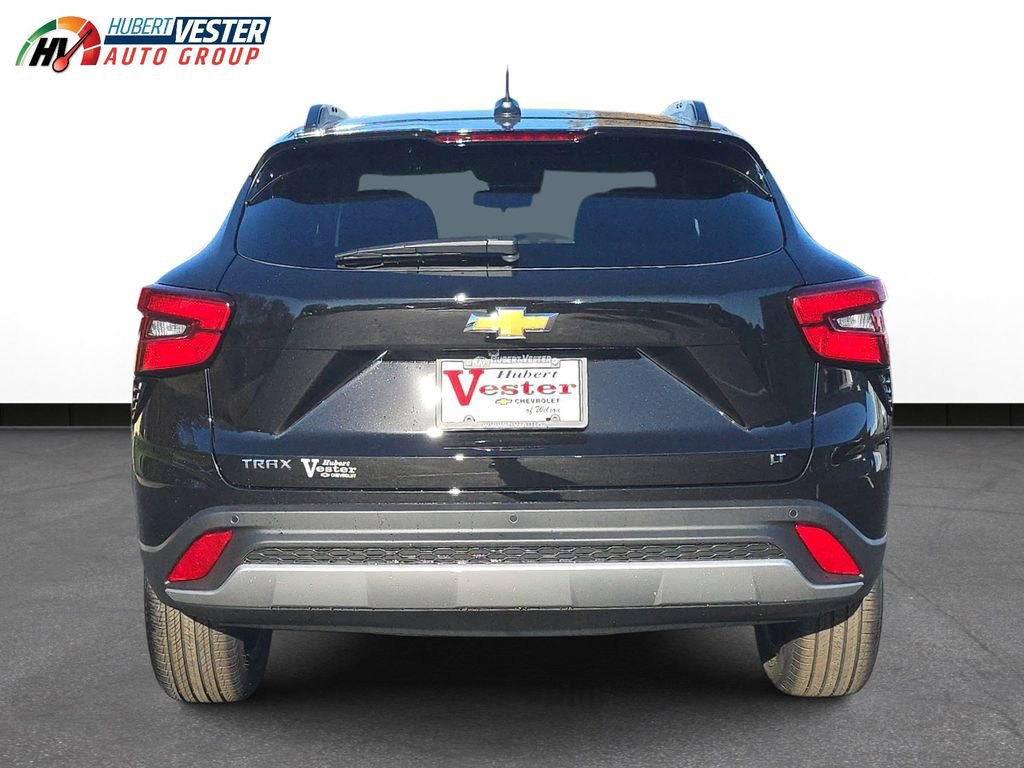 2026 Chevrolet Trax LT photo 2