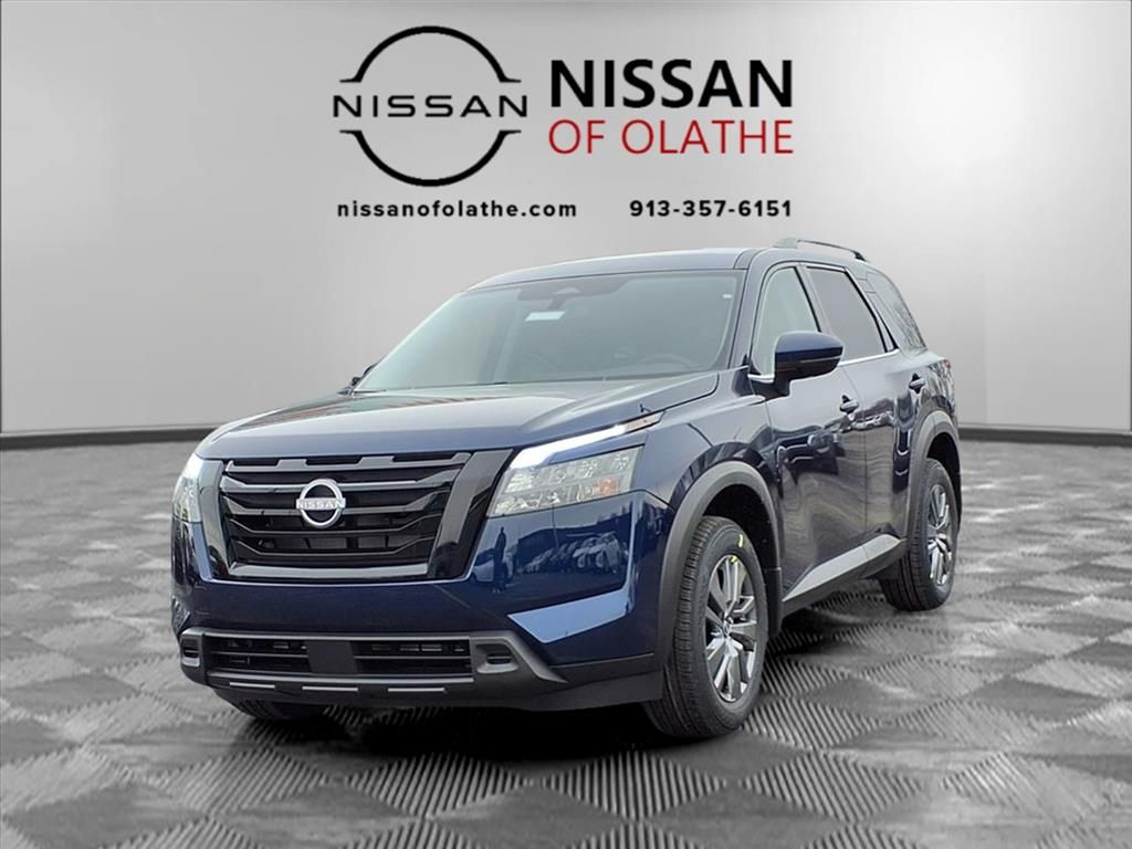 2025 Nissan Pathfinder SV's photo