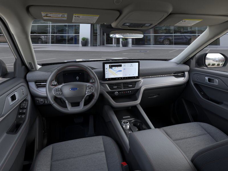 2025 Ford Explorer photo 9