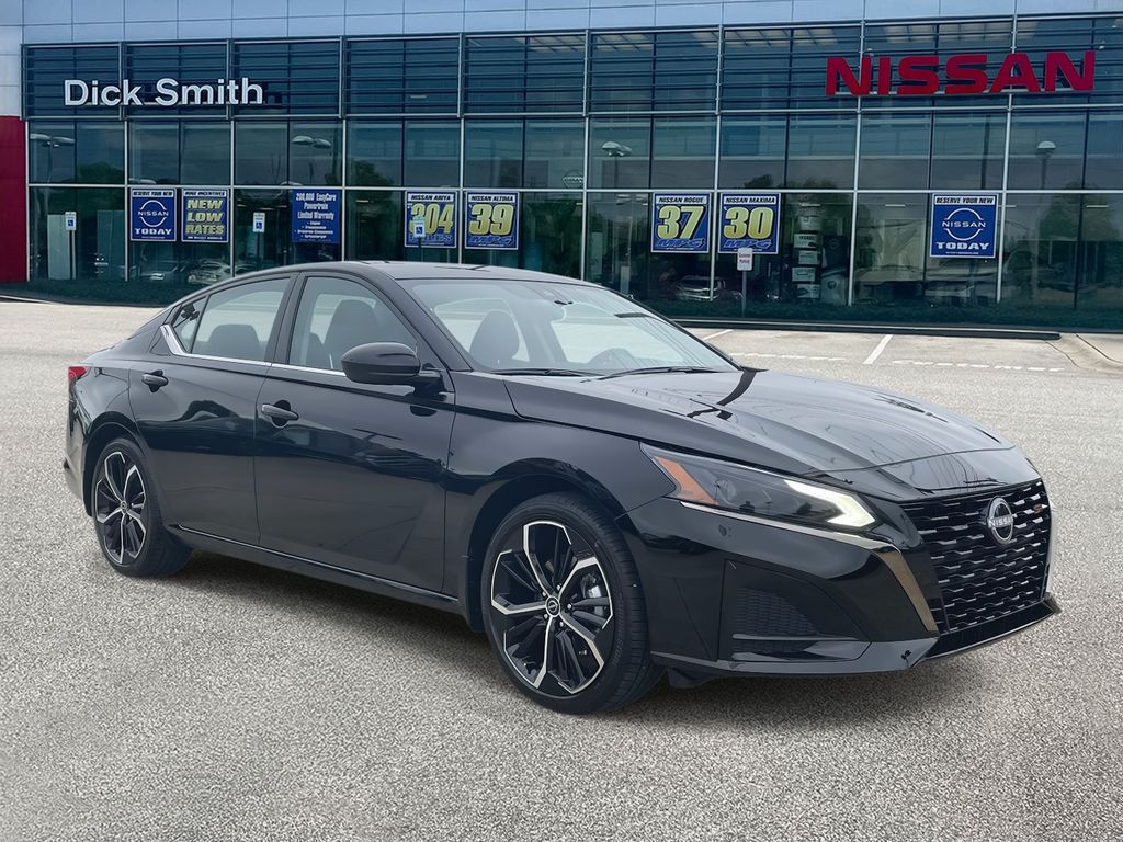 2025 Nissan Altima SR's photo