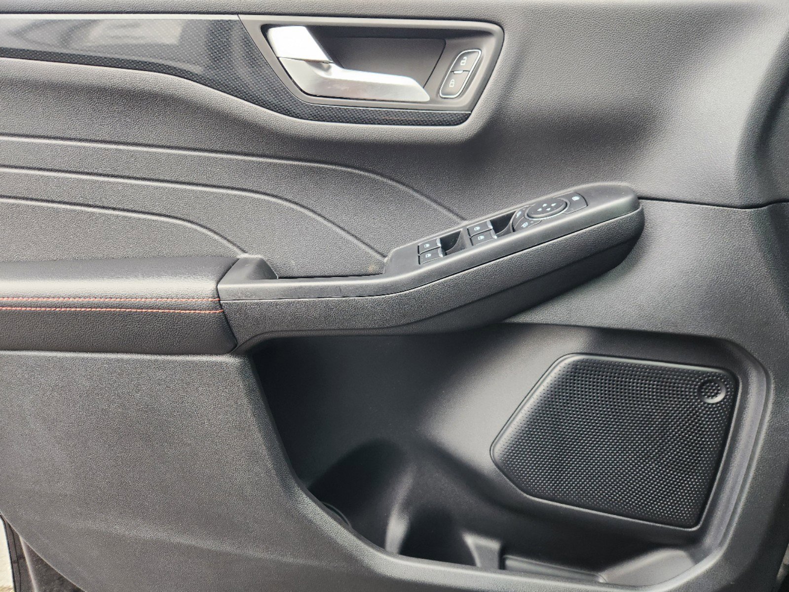 New 2024 Agate Black Metallic Ford ST-Line image 17