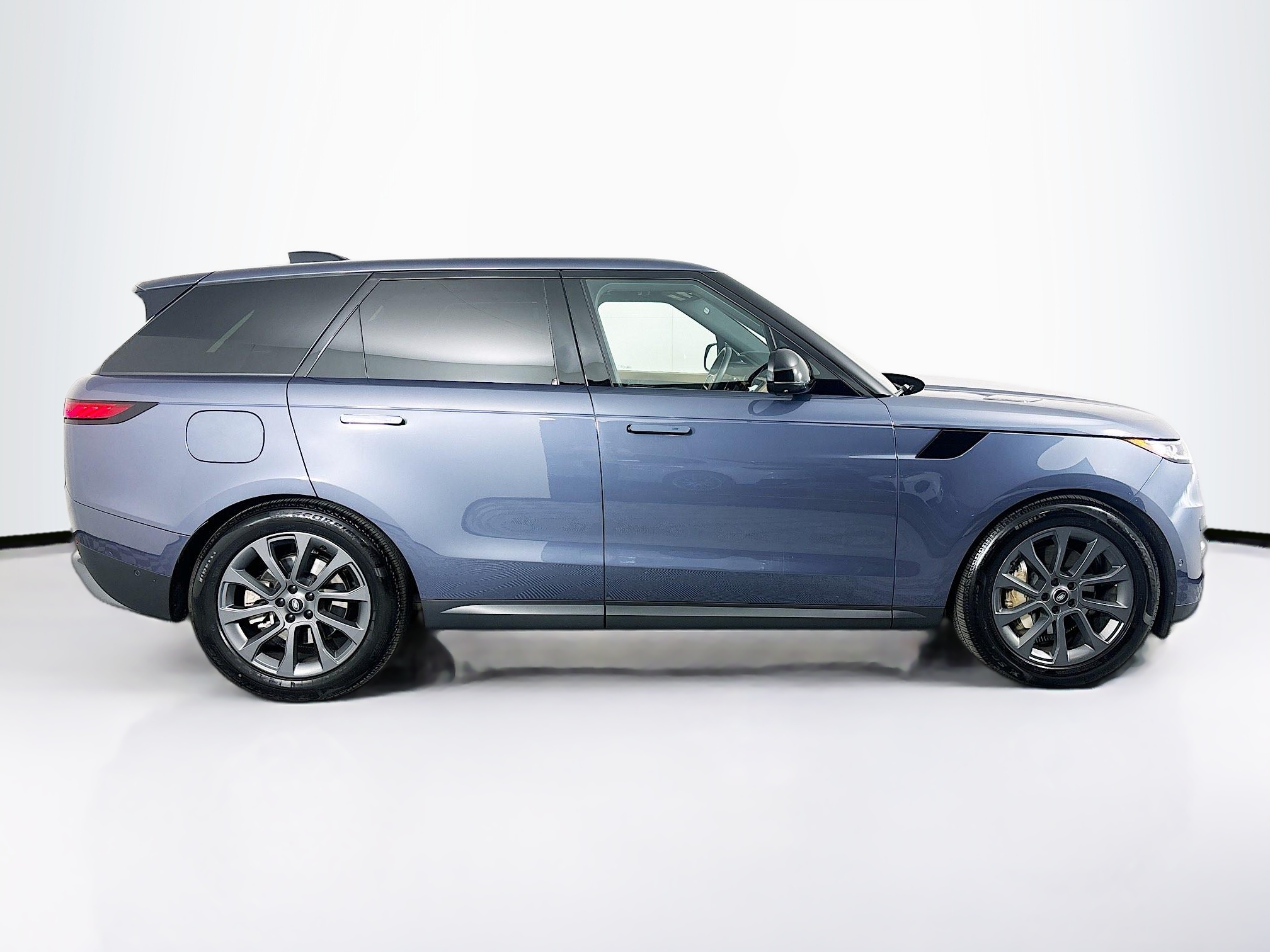 2025 Land Rover Range Rover Sport SE photo 4