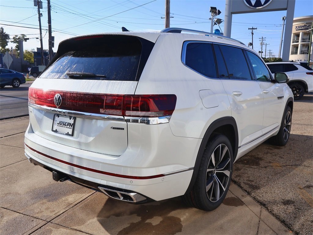 2026 Volkswagen Atlas SEL Premium R-Line photo 3