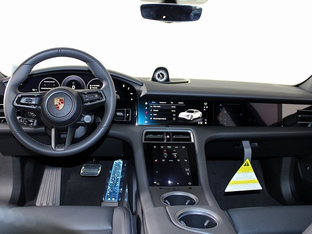 2025 Porsche Taycan S photo 14