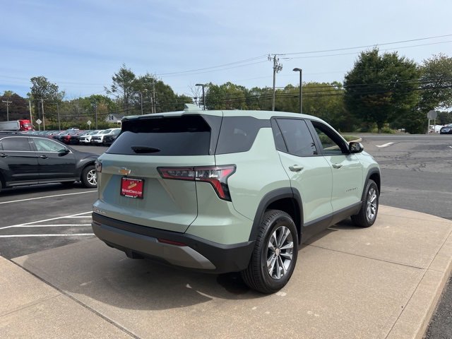 2026 Chevrolet Equinox LT photo 2