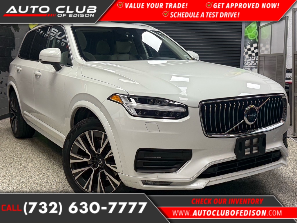 2021 Volvo XC90 Momentum's photo