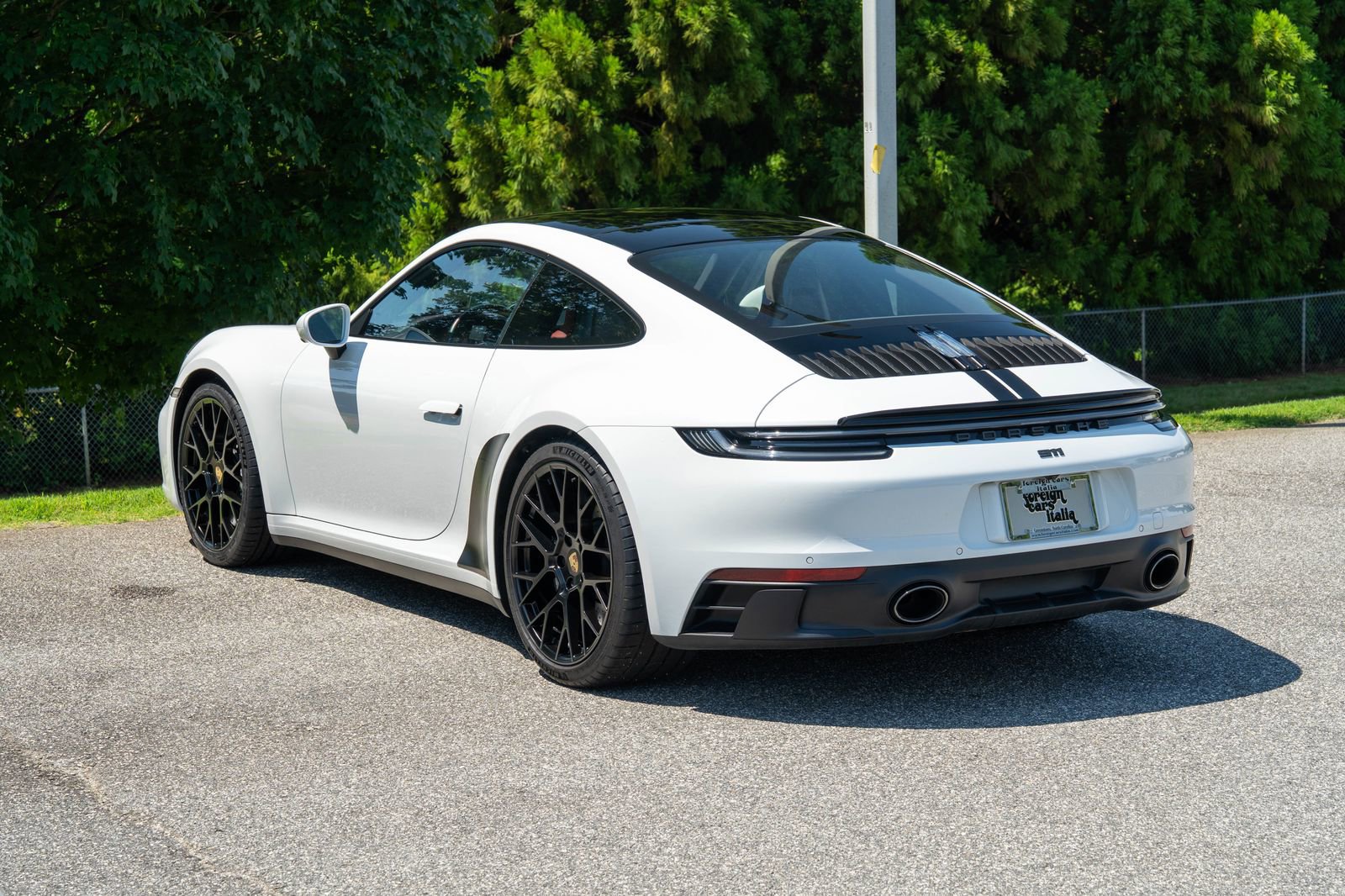 2022 Porsche 911 GTS photo 3