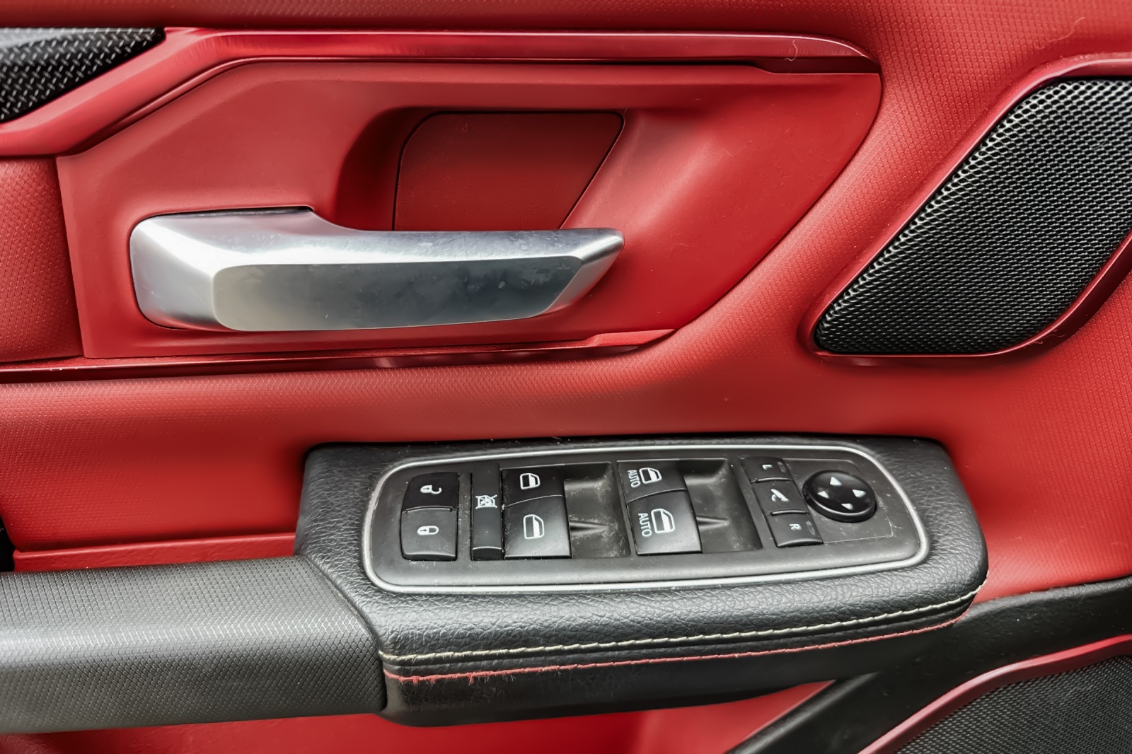 2021 Ram 1500 Rebel photo 7