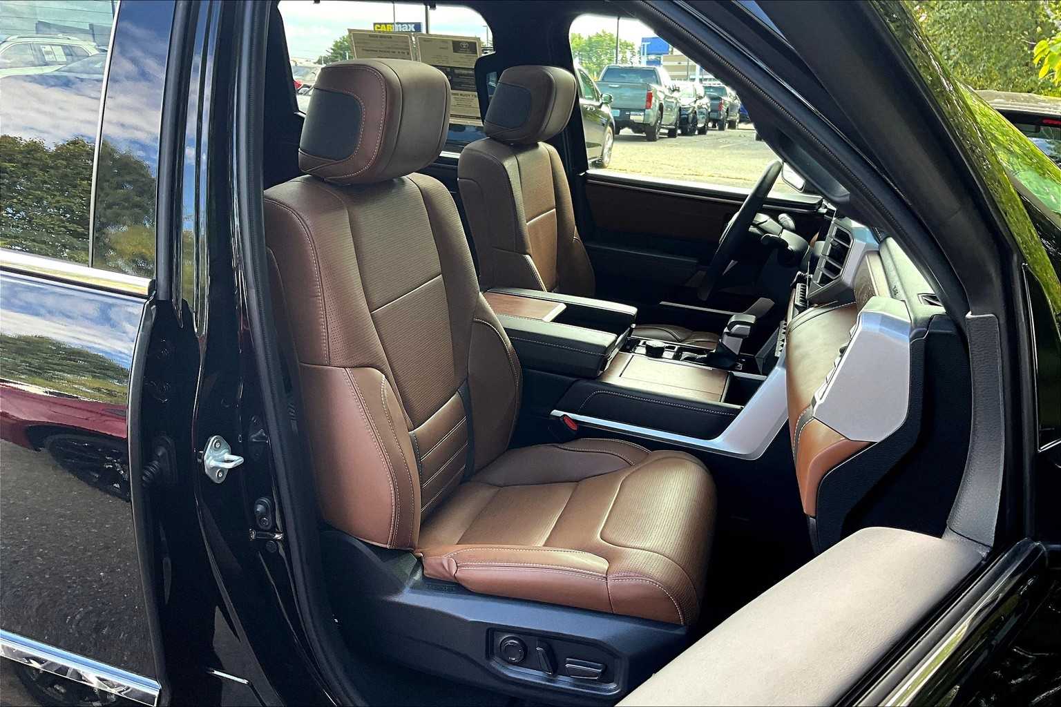2023 Toyota Tundra 1794 Edition CrewMax photo 7