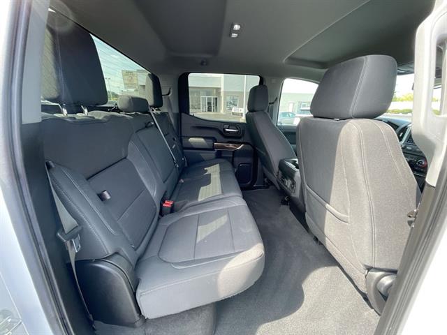 2022 Chevrolet Silverado RST photo 25