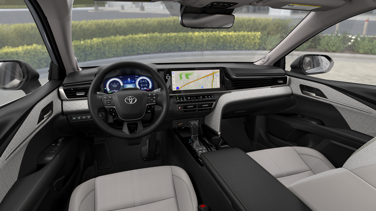 2025 Toyota Camry XLE photo 15