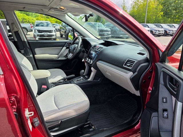 2017 Subaru Forester 2.5i Premium photo 9