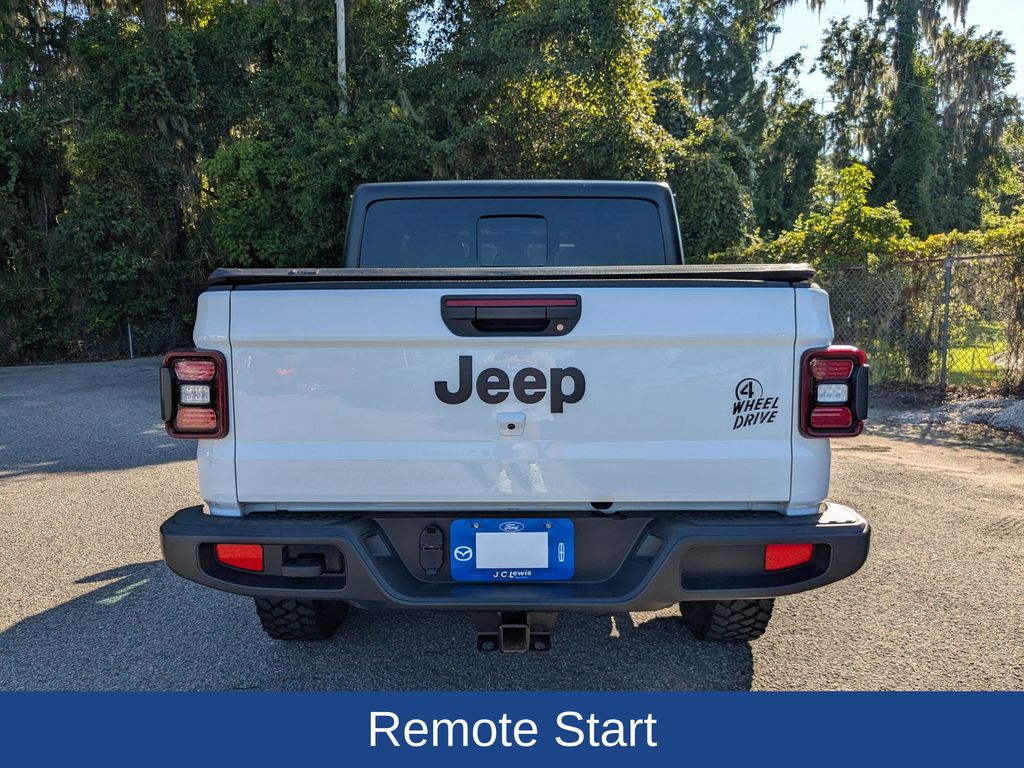 2024 Jeep Gladiator Willys photo 5
