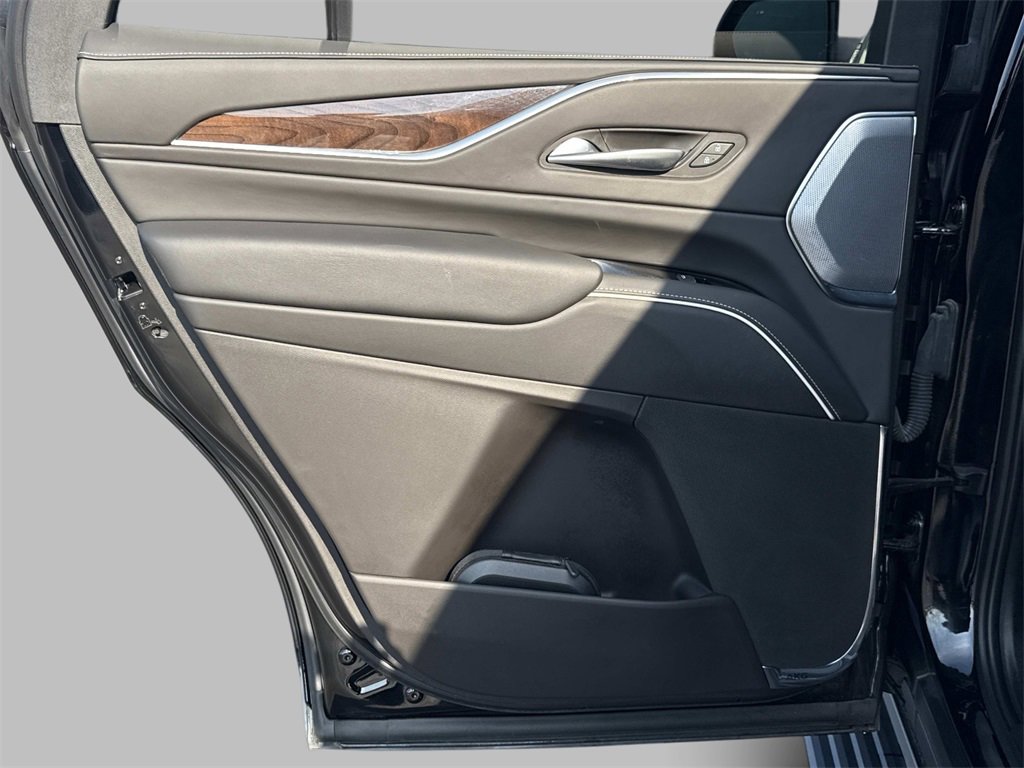 2022 Cadillac Escalade Sport Platinum photo 11