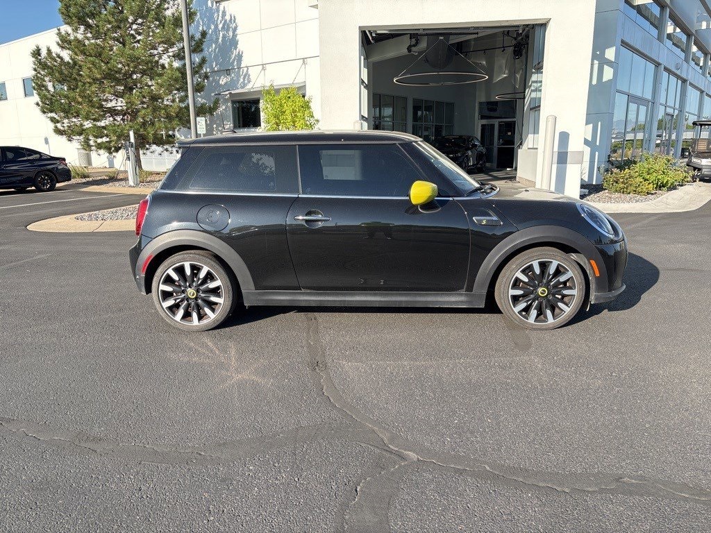 2024 Mini Cooper 2 Door Hardtop SE photo 4