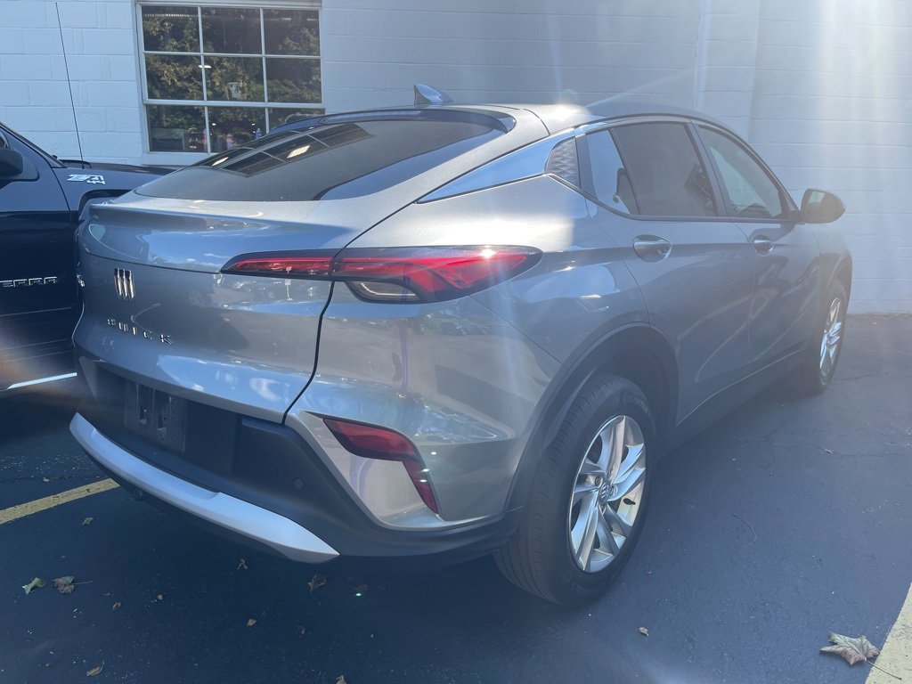 2024 Buick Envista Preferred photo 2