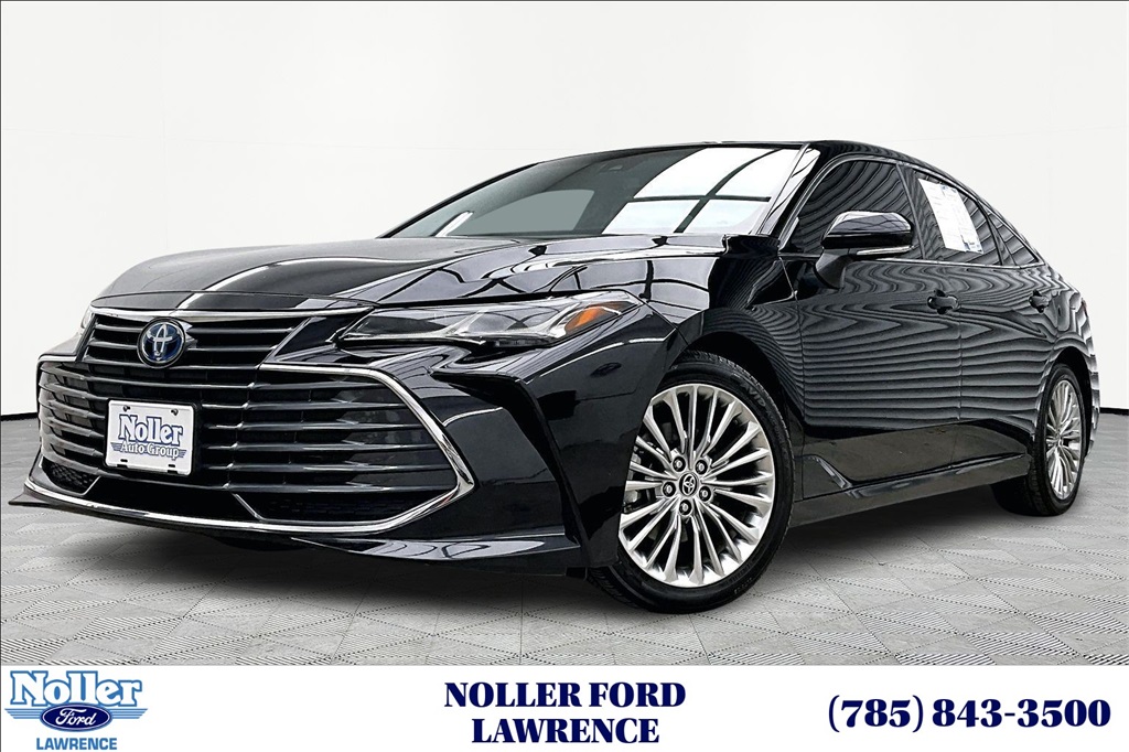 2022 Toyota Avalon Limited's photo