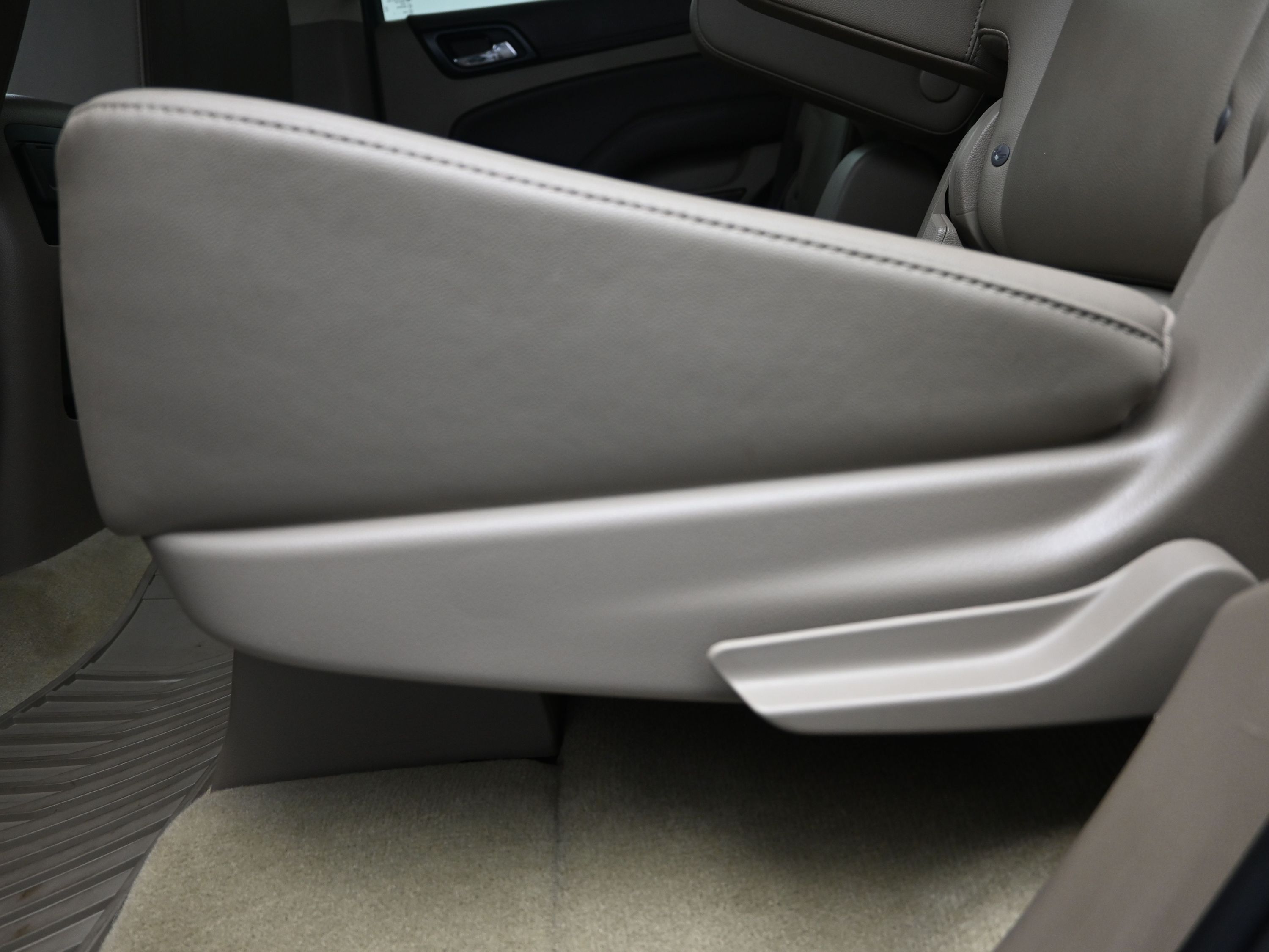 2018 Chevrolet Tahoe LT photo 10